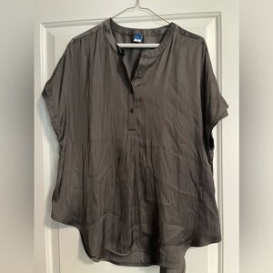 Never worn but no tags L old navy blouse